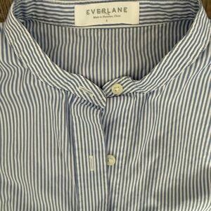 Everlane Women's Blue and White Striped Button Down Shirt